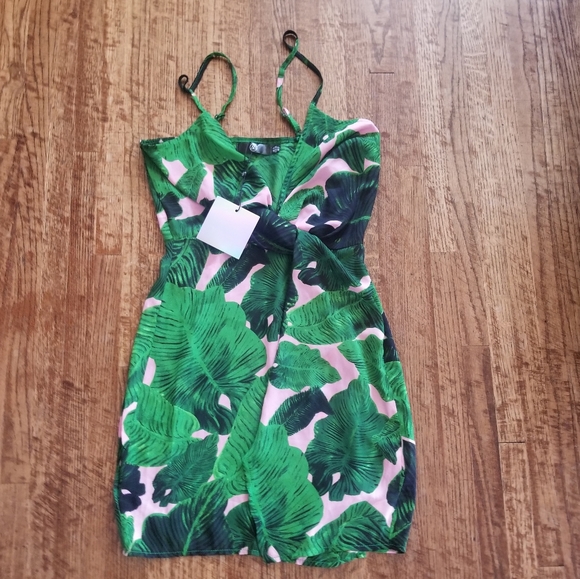 Missguided Dresses & Skirts - Missguided Tropical Cami Twist Front Dress